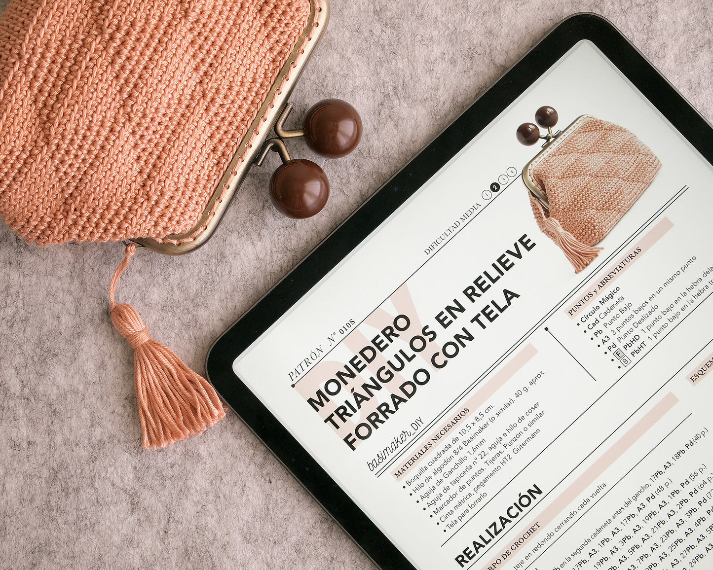 Patrón monedero TRIANGULOS. Base rectangular, boquilla de 10.5cm. Con instrucciones de forrado.