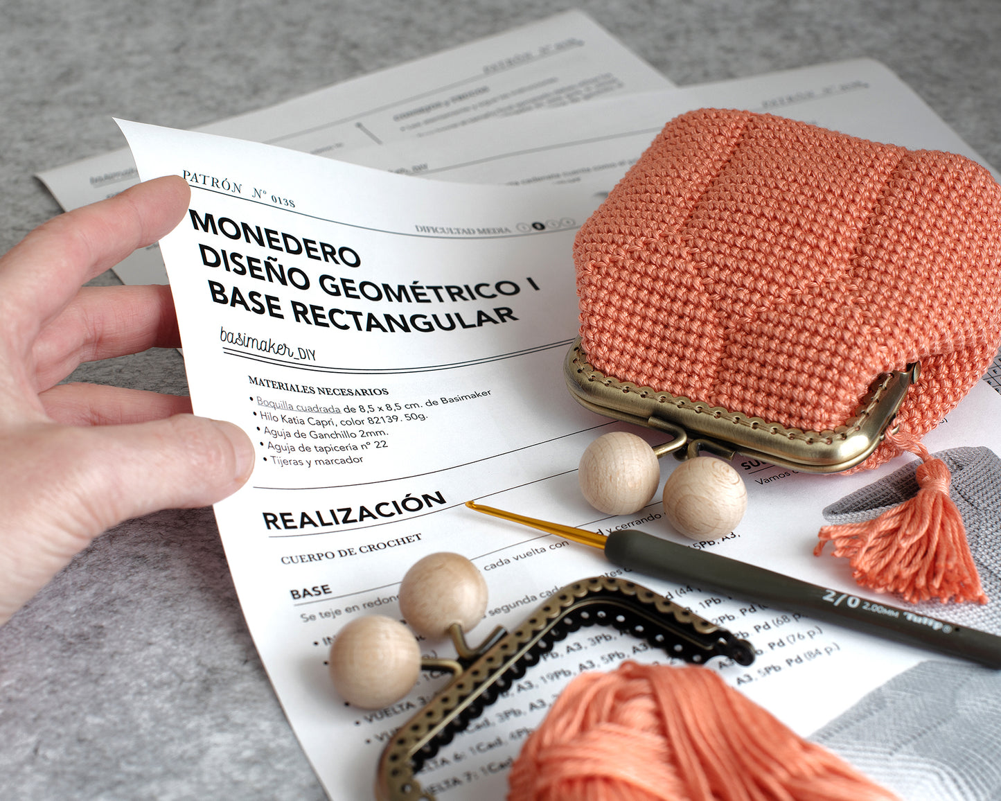 Patrón monedero de crochet diseño GEOMETRICO I. Base rectangular, para boquilla 8.5cm.