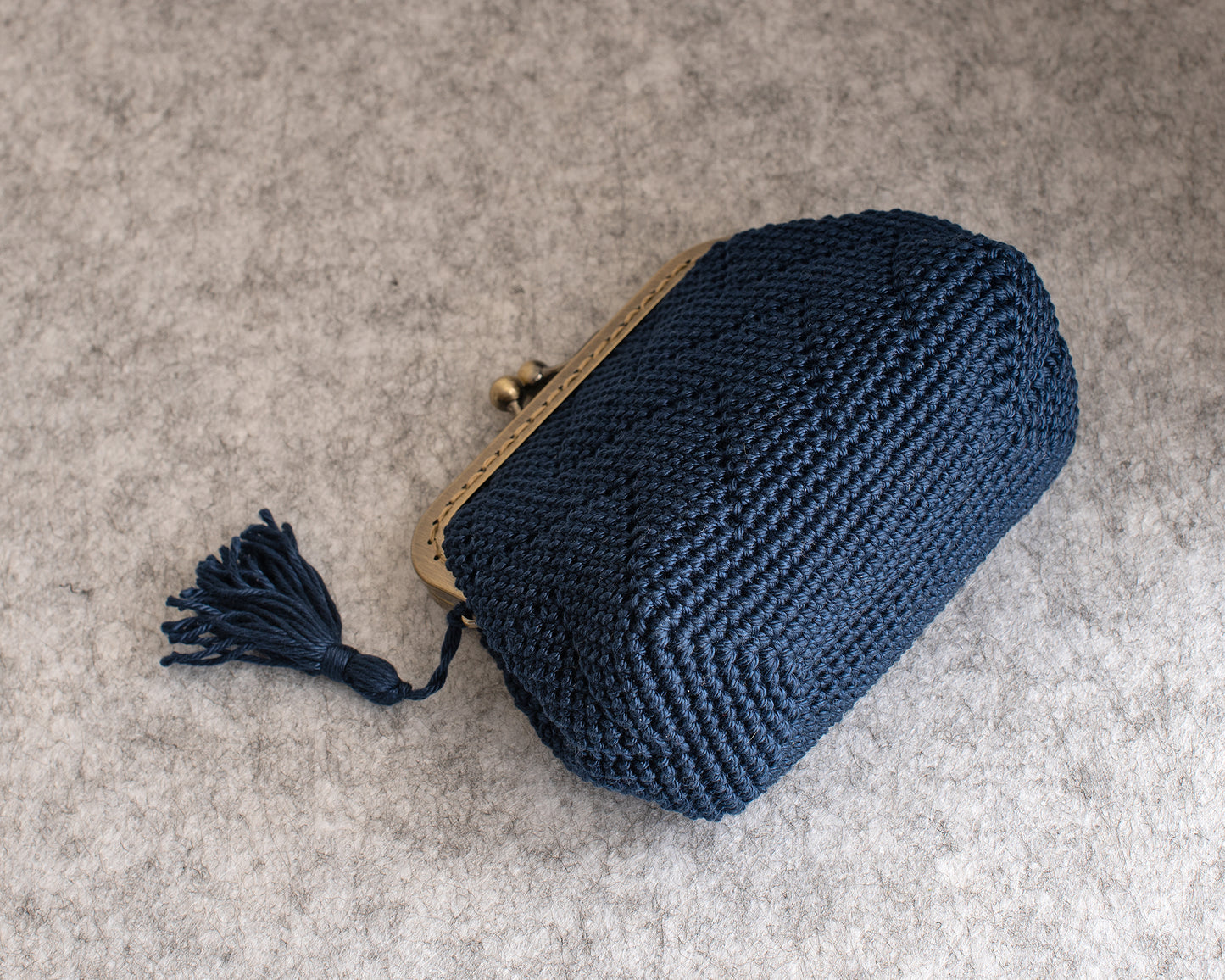 Patrón monedero de crochet diseño GEOMETRICO II. Base rectangular, para boquilla 10.5cm.