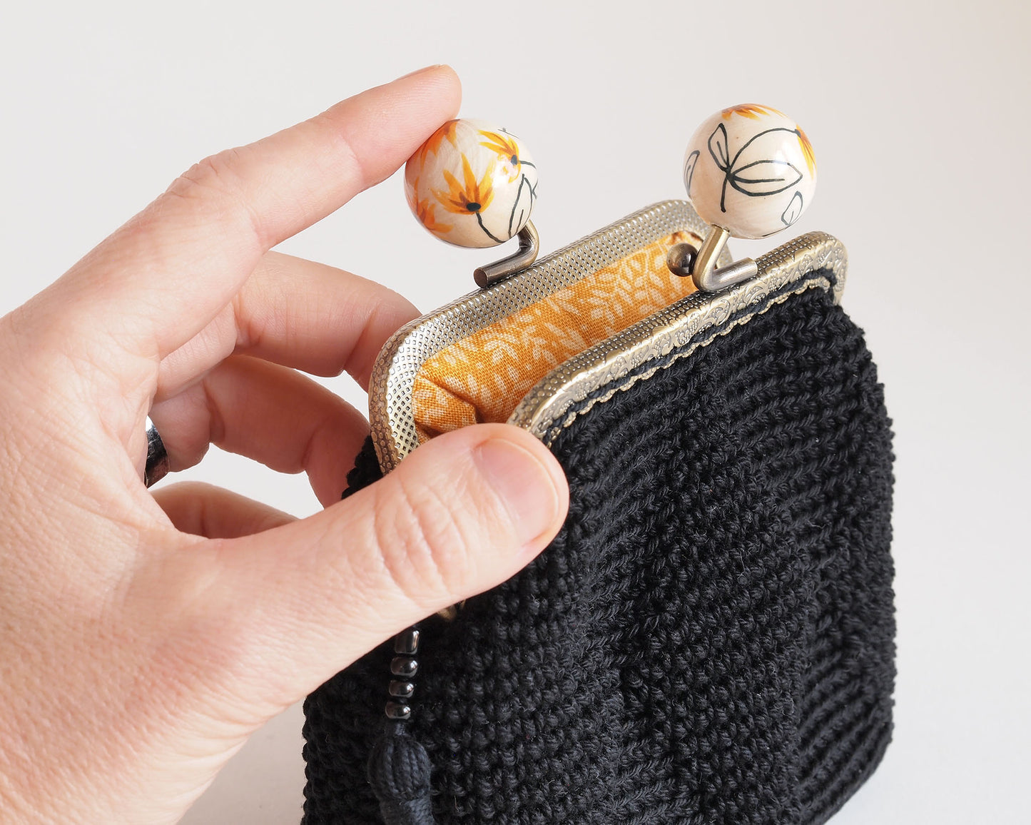 Mercerized cotton ball 8/4 Basimaker. Color BLACK