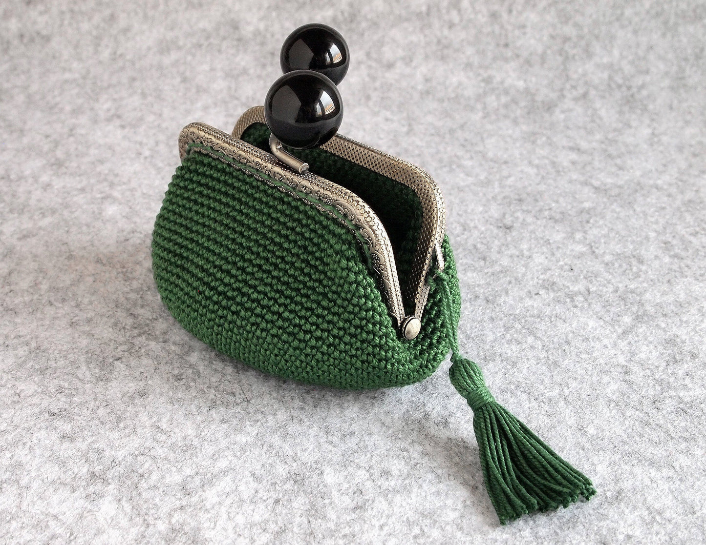 BASIK coin purse pattern. Round base, 8.5cm frame