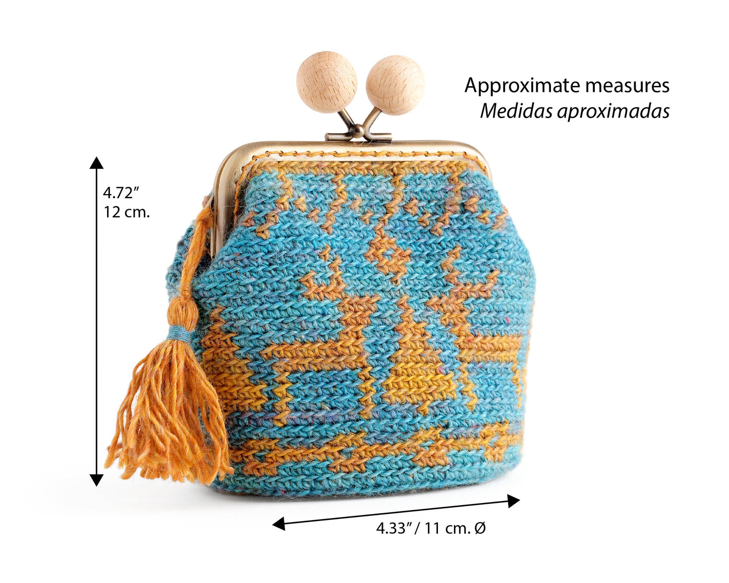 Patrón para hacer un monedero de crochet con cierre de boquilla metálica de diseño navideño en tapestry crochet, con dibujo de renos y árboles de navidad. Diseñado por Basimaker.