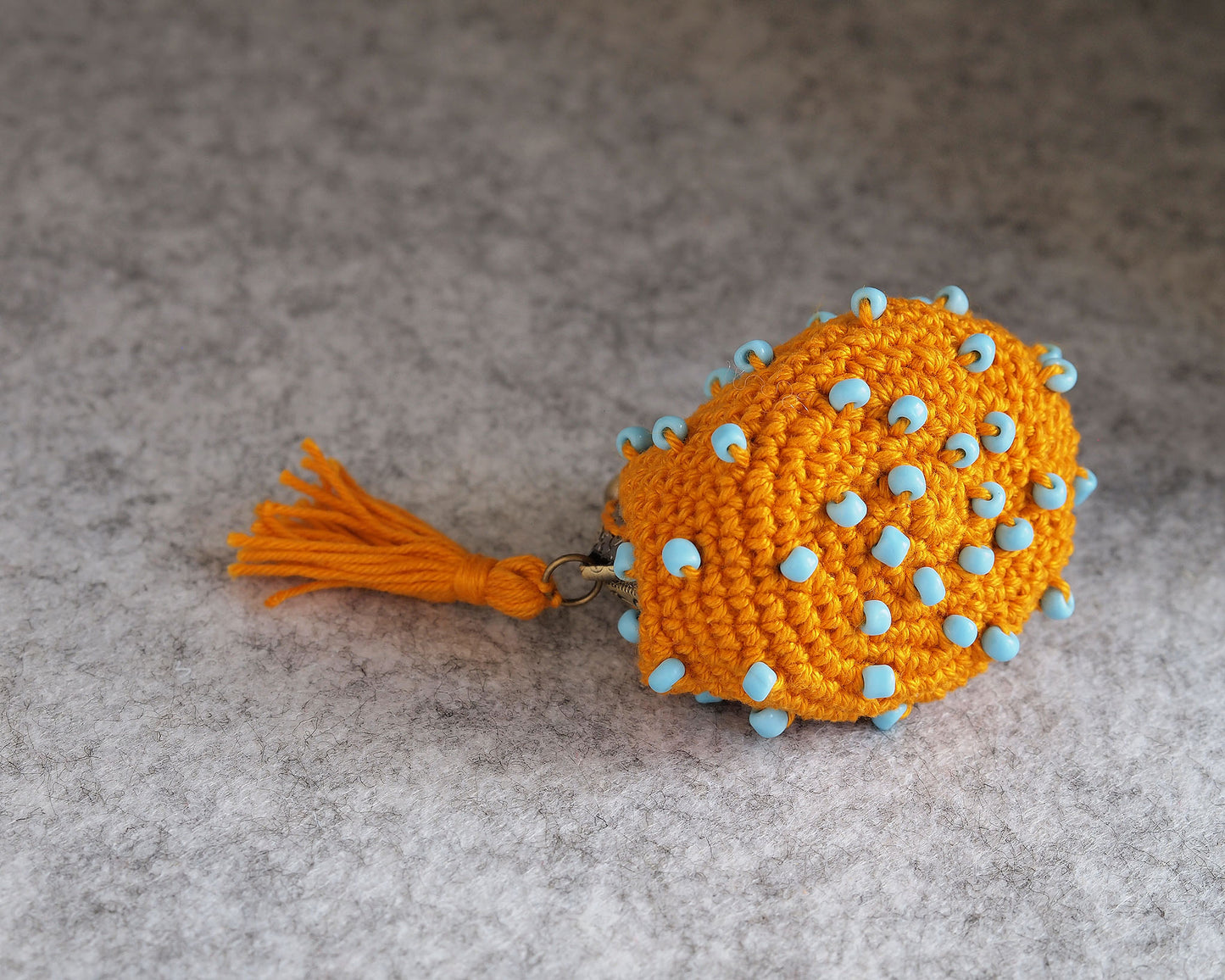 Beaded TINY crochet purse pattern. 5 cm frame.