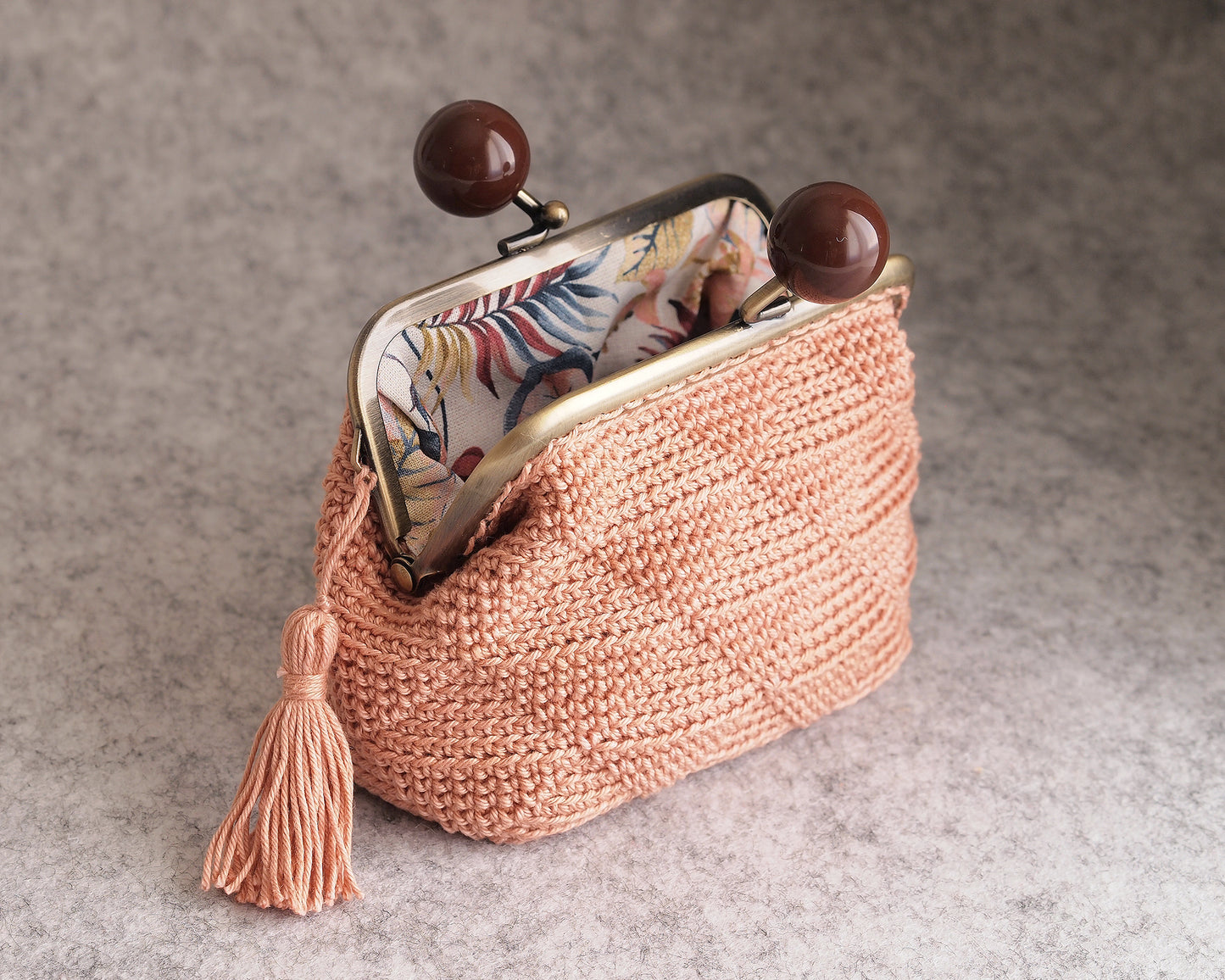 Crochet purse pattern. Model TRIANGLES. 10.5cm. frame. Lined.