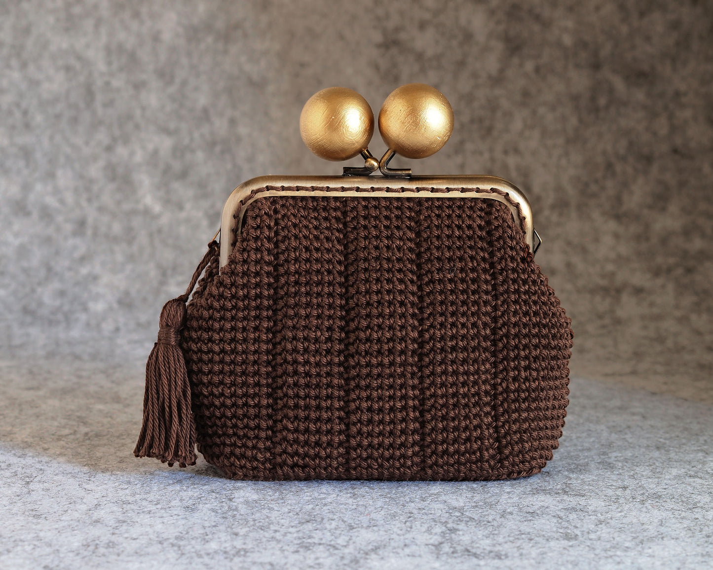 CHOCOLATE BAR purse pattern. Rectangular base, for 10.5cm frame.