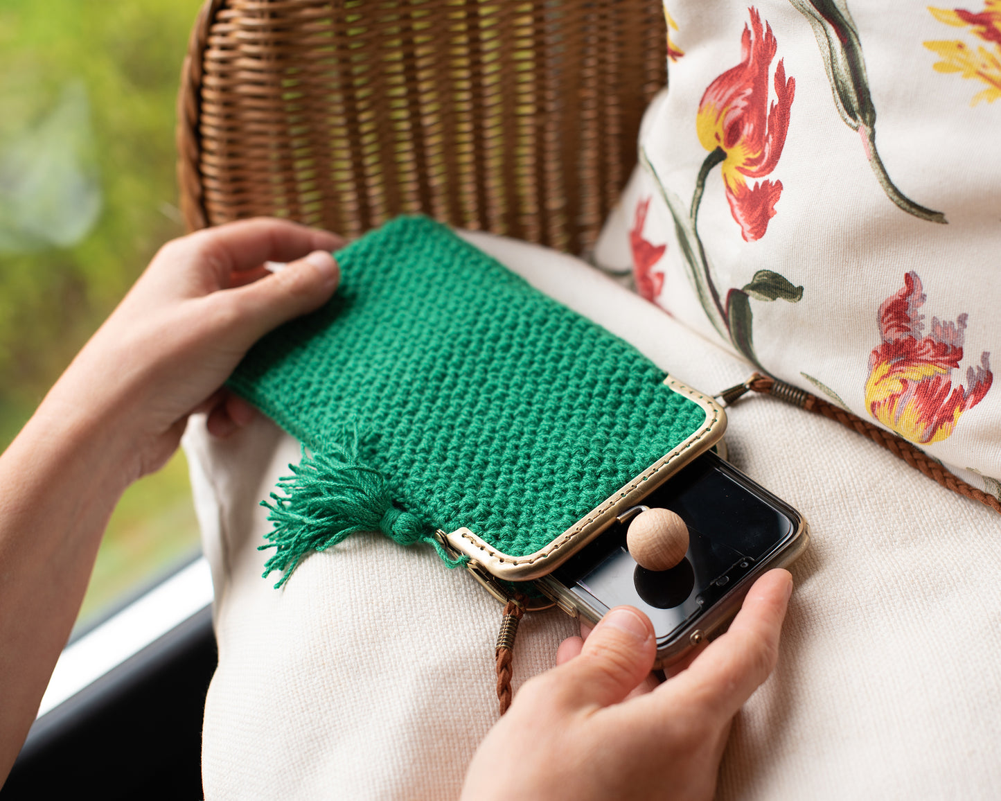 Textured Crochet PHONE PURSE. For 10.5cm frame.