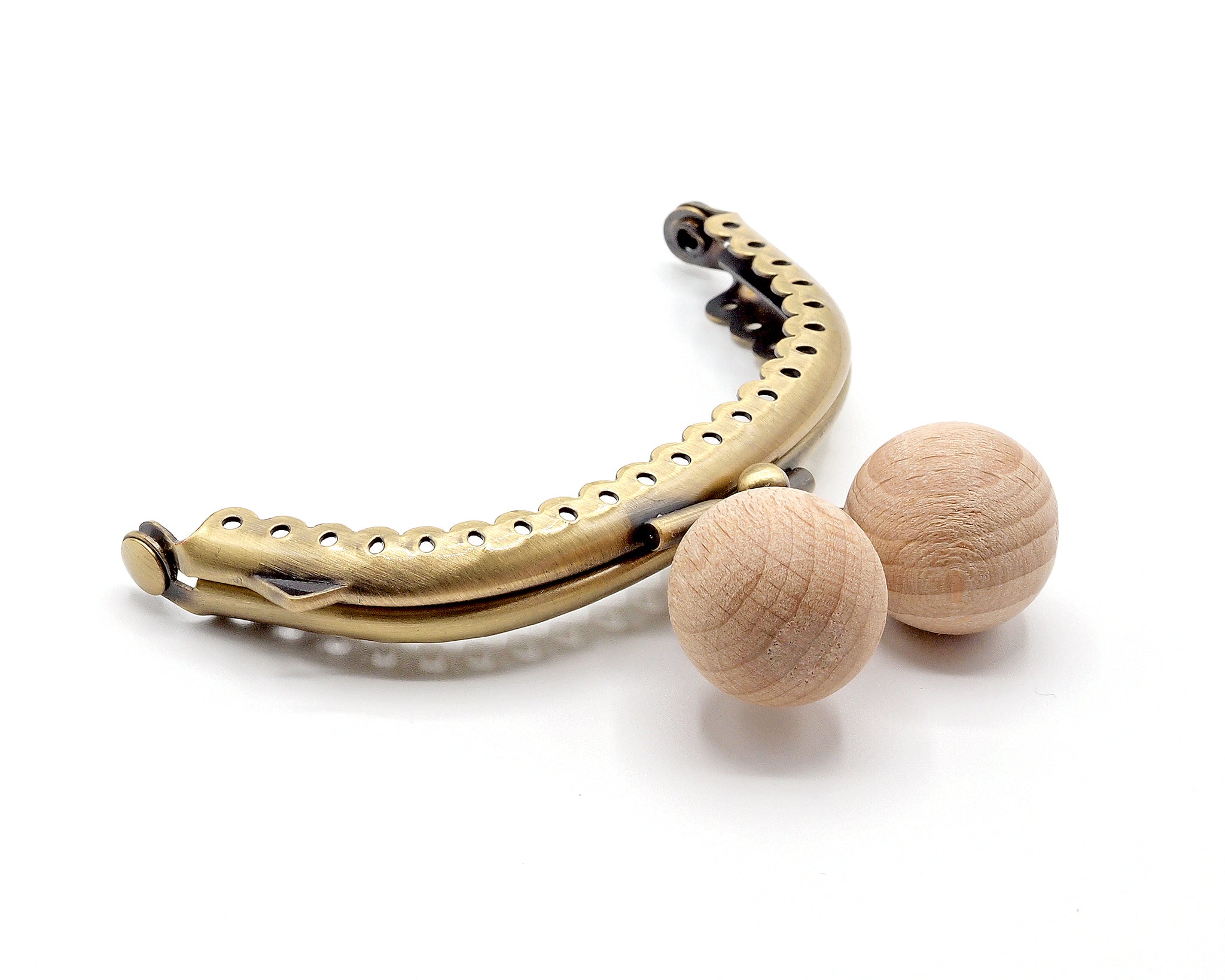 Boquilla redonda de 8,5cm con bolas de madera natural
